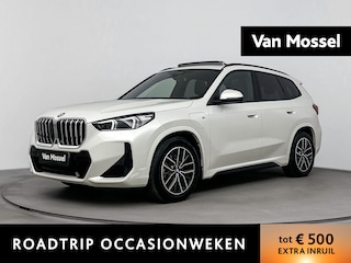 BMW X1 xDrive25e | M-pakket | PANO | Head-up display | 360 Camera | Lane Assist | Blindspot | Stoelverwarming | Lederen bekleding | Keyless | Carplay |