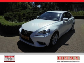 Lexus IS 300h Hybrid 223pk Business Line- Rijklaar met 12 maanden BOVAG garantie.