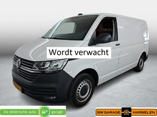 Volkswagen Transporter 2.0 TDI L1H1 28 DSG | dubbele vloer met lades | Trekhaak |