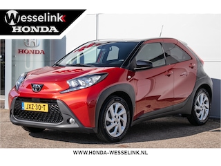 Toyota Aygo 1.0 VVT-i S-CVT first - Adaptive cruise | Two-Tone lak | Apple cp/Android auto