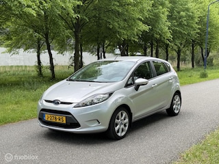 Ford Fiesta 1.4 Ghia*AUTOMAAT*DISTRIBUTIE VERV.*AIRCO