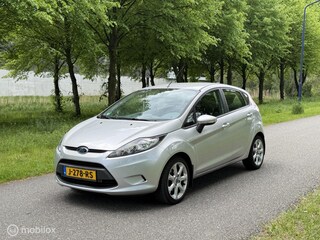 Ford Fiesta 1.4 Ghia*AUTOMAAT*DISTRIBUTIE VERV.*AIRCO
