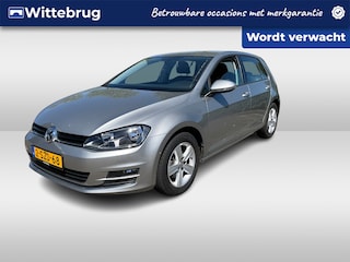 Volkswagen Golf 1.4 TSI Highline / Camera / Navigatie / Parkeersensoren V+A / Half leder / Stoelverwarming / Bearlock /
