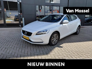 Volvo V40 2.0 T2 Momentum Trekhaak | stoel verwarming | lichtmetaal | climate control |