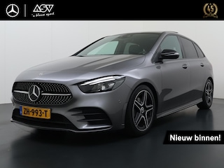 Mercedes-Benz B-klasse 180 Business Solution AMG | Trekhaak Wegklapbaar | Panorama - Schuifdak | Night Pakket | Achteruitrij Camera | Parkeer Sensoren Voor + Achter