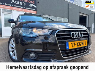 Audi A6 Avant 2.0 TFSI Business Edition in automaat en elec panoramadak en parkeersensoren en trekhaak