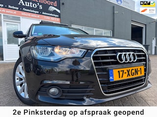 Audi A6 Avant 2.0 TFSI Business Edition in automaat en elec panoramadak en parkeersensoren en trekhaak