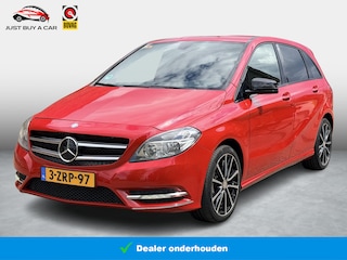 Mercedes-Benz B-klasse 180 Ambition Comfort Orig. Trekhaak / Black Package / Cruise Control / Stoelverwarming / Recent onderhouden / Camera / Dealeronderhouden /