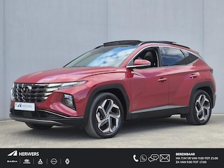 Hyundai Tucson 1.6 T-GDI PHEV Premium Sky 4WD / Dealer onderhouden / Fabrieksgarantie tot 03-2027 / Trekgewicht 1350 kg / Trekhaak afneembaar / Glazen schuif- en kanteldak / Elektrische achterklep / Stuur- Stoel & Achterbankverwarming / Stoelventilatie / Adaptief cruise control /