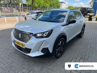 Peugeot 2008 1.2 PureTech Allure Pack | Achteruitrijcamera | Dakrails | Extra getint glas