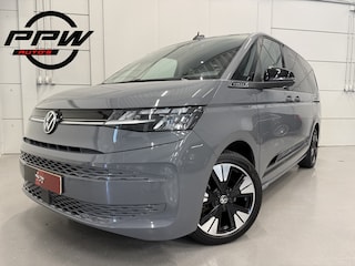 Volkswagen Multivan 1.4 eHybrid L2 BULLI EDITION 7p. PURE-GREY/TREKHAAK/CAMERA/ACC/STANDKACHEL/CARPLAY/NAVI/ELECTR.A.KLEP/PRIVACY/17"/SCHUIFRUITJES/VOLLEDIG VW DEALER HISTORIE
