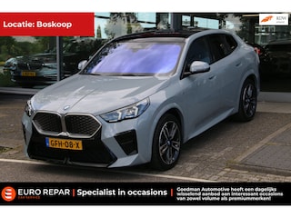 BMW iX2 EDrive20 67 kWh M-PAKKET NL-AUTO NAP PANO-DAK!