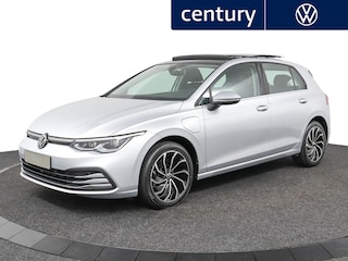 Volkswagen Golf 1.4 eHybrid Style / Pano-Dak / Clima / Camera