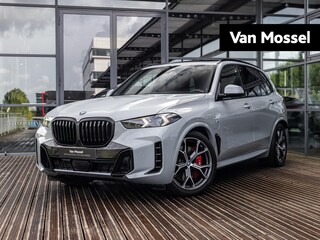 BMW X5 50e M SPORT PRO | HARMAN/KARDON | PANORAMADAK | SKYLOUNGE | INTEGRAL ACTIVE STEERING | STOELVERWARMING + VENTILATIE | SOFTCLOSE | TRAVELPAKKET | COMFORTPAKKETP PLUS | INNOVATIEPAKKET | 360 CAMERA | BROOKYLYN GRAU | BTW AUTO|