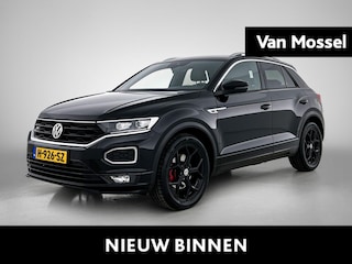 Volkswagen T-Roc 1.5 TSI Sport Business R | 150 PK | Automaat | Stoelverwarming | Navigatie | Parkeercamera | Digital Cockpit PRO | Sportstuur | LED+ | Carplay / Android Auto | Trekhaak