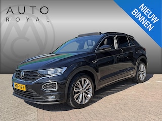 Volkswagen T-Roc 1.5 TSI Sport Business R VOLLEDIG DIGITAAL INSTRUMENTENPANEEL | PANORAMADAK | CAMERA | NAVIGATIE | MULTIMEDIA | LED VERLICHTING | DODEHOEK DETECTIE  | ADAPTIEVE CRUISE CONTROL | SFEER VERLICHTING | PARKEERSENSOREN | R-LINE