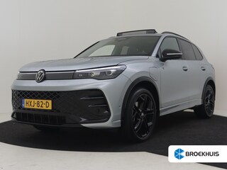 Volkswagen Tiguan 1.5 eHybrid R-Line Edition 272Pk DSG/AUTO | Glazen panorama-dak | Trekhaak uitklapbaar | Achteruitrijcamera | Navigatie | Apple carplay Android auto | Cruise control adaptief | Keyless entry/start | 20"LMV