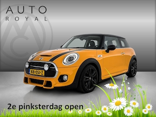 Mini Mini 2.0 Chili Serious Business JOHN COOPER WORKS |HARMAN/KARDON | STOELVERWARMING| DIGITAAL INSTRUMENTENPANEEL | PANORAMADAK | CAMERA | NAVIGATIE | LED VERLICHTING | KEYLESS ENTRY/GO  |  CRUISE CONTROL | SFEER VERLICHTING | PARKEERSENSOREN |  LEDER SPORT INTERIEUR |