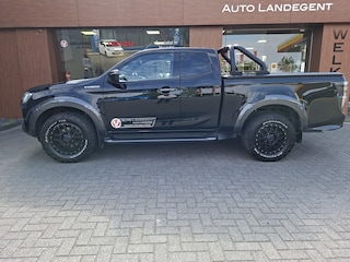 Isuzu D-Max 1.9 Extended Cab V-Cross ex. BTW | Lederen bekleding | Apple CArplay /Android auto | Addaptieve Cruise | Topcover met Roll bar etc.