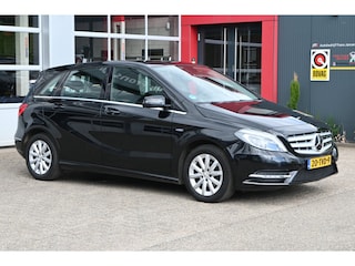 Mercedes-Benz B-klasse 180 Ambition Automaat | Trekhaak | Xenon | PDC
