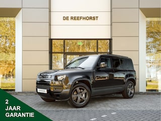 Land Rover Defender 110 P300e 110 S | Gloss Black Pack | Koelbox | 20" Style 5098 Satin Dark Grey | Afneembare trekhaak | Panoramisch schuif-/kanteldak