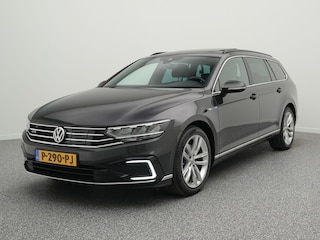 Volkswagen Passat Variant GTE 1.4 TSI 218 PK DSG PHEV Business | LED | Panoramadak | Trekhaak | Achteruitrijcamera | Side Assist | Navigatie Pro |