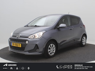 Hyundai i10 1.0i i-Premium / 1e Eigenaar / Navigatie / Cruise Control / Android Auto/Apple CarPlay / Origineel Nederlands / Lichtmetalen Velgen / Privacy Glass / Winterbandenset / Stoelverwarming voor / Airco Climate Control /
