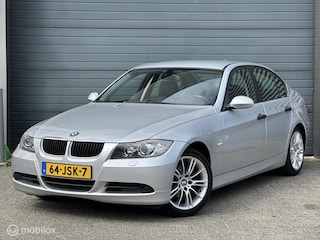 BMW 320i AUT High Executive | Stoelverwarming