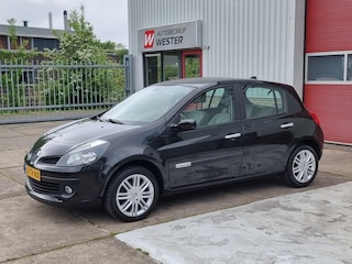 Renault Clio 1.6-16V Initiale