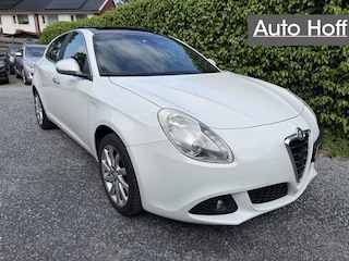 Alfa Romeo Giulietta 1.4 T Distinctive | Panoramadak | Navi | Autom. Airco | Cruise Control | LMV | PDC | Elekt. Ramen | APK tot 07-06-2027!