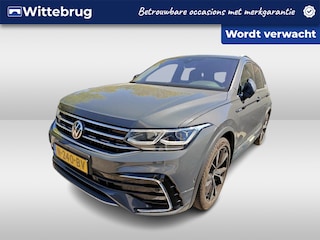 Volkswagen Tiguan 1.5 TSI R-Line Business+ / AUTOMAAT/ TREKHAAK/ PANODAK/ CLIMA/ STOELVERWARM./ 360 CAMERA/ NAVI/ DIGITAL DASH/ 20" LMV