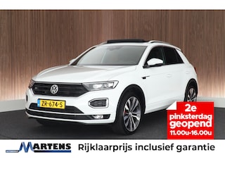 Volkswagen T-Roc 1.5 TSI 150pk DSG R-Line Sport Trekhaak Camera Stuur+Stoelverwarming Keyless Panoramadak Virtual Cockpit Navigatie