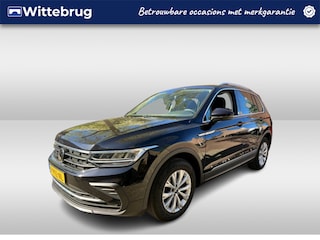 Volkswagen Tiguan 1.5 TSI Life Business / CRUISE/ DIGITAL DASH/ CLIMATE/ STOELVERWARM./ NAVI/ PARK. SENSOREN + CAMERA/ 17" LMV