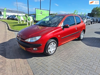 Peugeot 206 1.4 Gentry / AUTOMAAT / APK t/m mei 2027