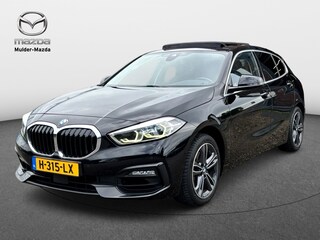 BMW 118i Executive Edition Sport Line | Panoramadak | Parking pack |