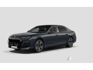BMW i7 xDrive60 M Sport Pro | Executive Lounge | Panorama | 4-wielbest. | Massage | Crystal Glow | Trekhaak | NL Auto |