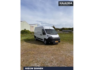 Peugeot Boxer 2.2 BlueHDi 140 S&S L2H2 3.3t | Achteruitrijcamera | Parkeersensoren | Climate control | Cruise control | Climate control | Spraakbediening | Trekhaak