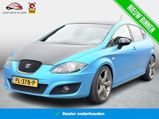 Seat Leon 1.8 TFSI Businessline High / Stoelverwarming / Leder / Alle historie volledig gedocumenteerd / Alle onderhoud gehad / Aflevering met Nwe APK /