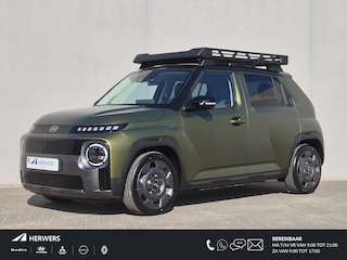 Hyundai Inster Cross Plus 49 kWh / uit voorraad leverbaar!! / Fabrieksgarantie tot 07-2030 / CCS snellader / Warmtepomp / WLTP bereik 293 km bereik stad 434 km / Stuur- & Stoelverwarming / Rondomzicht camera / Draadloze telefoon lader / Adaptief cruise control /