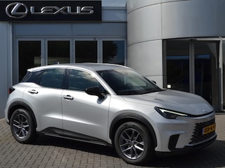 Lexus LBX 2WD STOELVERW STUURVERW PARK-SENSOR BLIND-SPOT CARPLAY LENDESTEUN