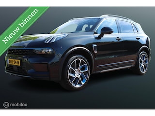 Lynk & Co 01 1.5 Plug-in Hybride, Zwarte Hemel, Stoelverwarming, Cruise, Pdc + camera, Clima, Navi, App connect,