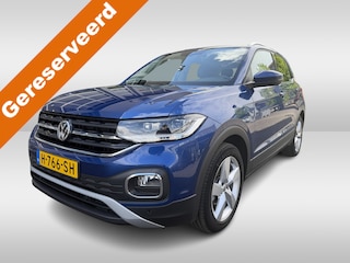 Volkswagen T-Cross 1.0 TSI Style Executive Multimedia Parkeersensoren / Navigatie / 17"LM velgen / Clima / Led verlichting