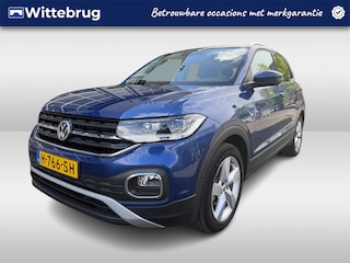 Volkswagen T-Cross 1.0 TSI Style Executive Multimedia Parkeersensoren / Navigatie / 17"LM velgen / Clima / Led verlichting