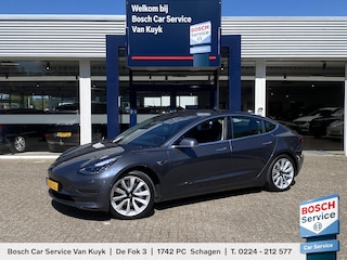 Tesla Model 3 Long Range AWD 75 kWh / NL-Auto / 81.000 Km / 351 PK / 1e-Eigenaar / Keyless / Vol-Leder / Pano-Dak / Auto-Pilot / Adaptieve Cruise-Control / Navi / Camera / Stoelverwarming / ELKTR-Pakket / Afneembare Trekhaak / PDC / 19'' LMV / ENZ.