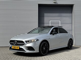 Mercedes-Benz A-klasse 250 e I PHEV I Aut. I AMG I Pano.dak I Carplay I ACC I Burmester