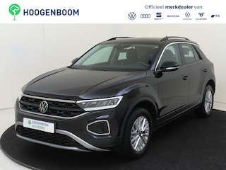 Volkswagen T-Roc 1.5 TSI Life | Parkeerassistent | Stoelverwarming | CarPlay | Elektrisch inklapbare buitenspiegels | Parkeersensoren | Adaptieve cruise control | Climate control |