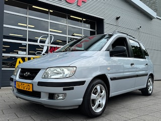Hyundai Matrix 1.6i Dynamic - Airco I Sport velgen I PDC I Comfort pakket I Dakrail I APK 2027