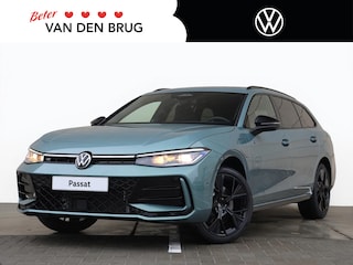 Volkswagen Passat Variant R-Line Edition 1.5 eHybrid 204 PK | Panoramadak | Trekhaak | 360 camera | Led Matrix | 19" inch velgen | Black style |