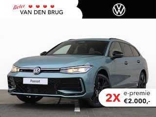 Volkswagen Passat Variant R-Line Edition 1.5 eHybrid 204 PK | Panoramadak | Trekhaak | 360 camera | Led Matrix | 19" inch velgen | Black style |