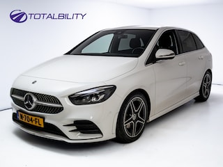 Mercedes-Benz B-klasse 200 Business Solution AMG | Stoelverwarming | Camera | Cruise | Elektrische achterklep Sfeerverlichting, Privacy glas, Zwarte hemel, Focal audio